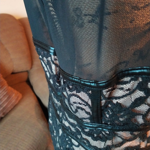 Dress size L (no name) - Picture 8 of 13